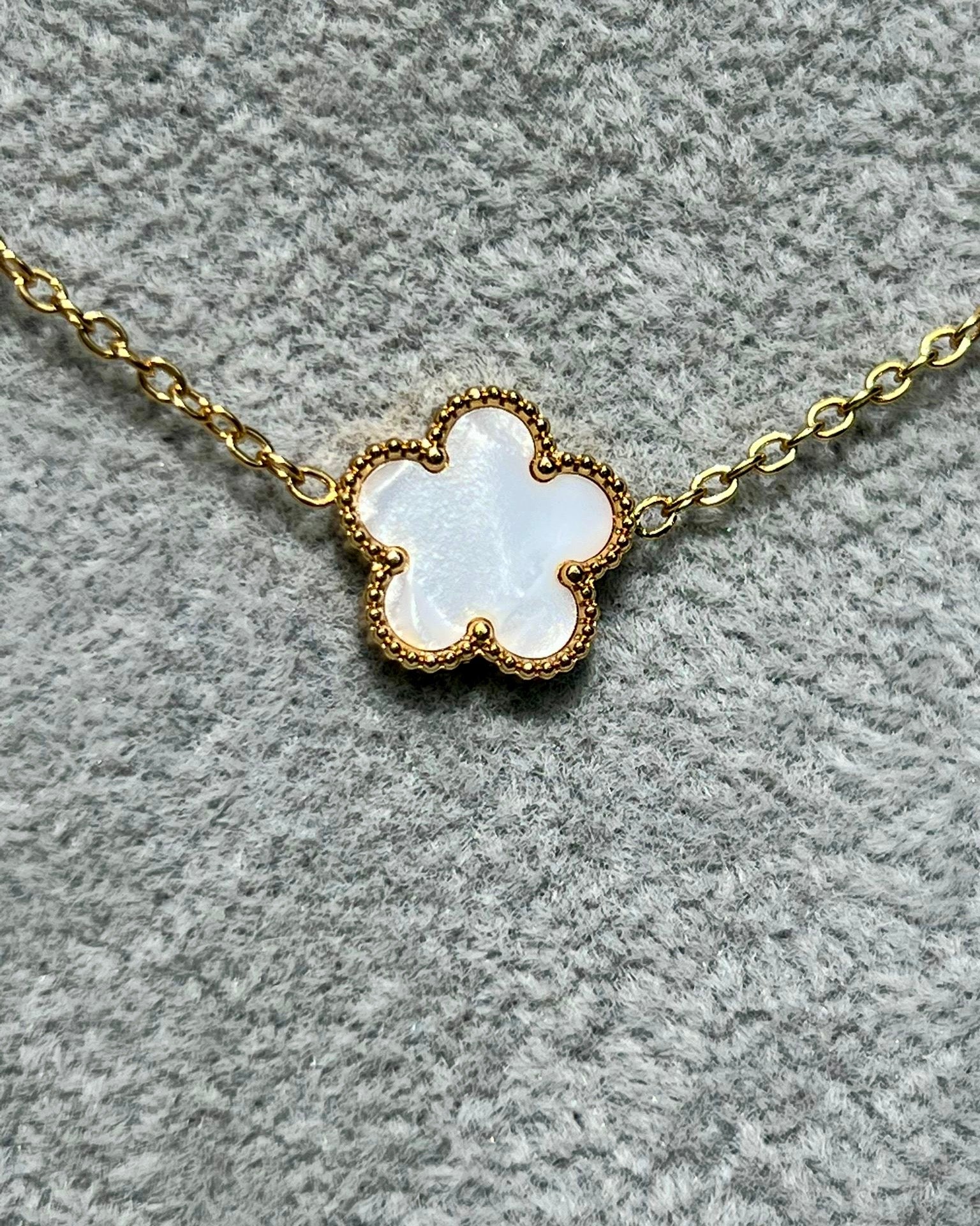 Taza Clove Necklace - White