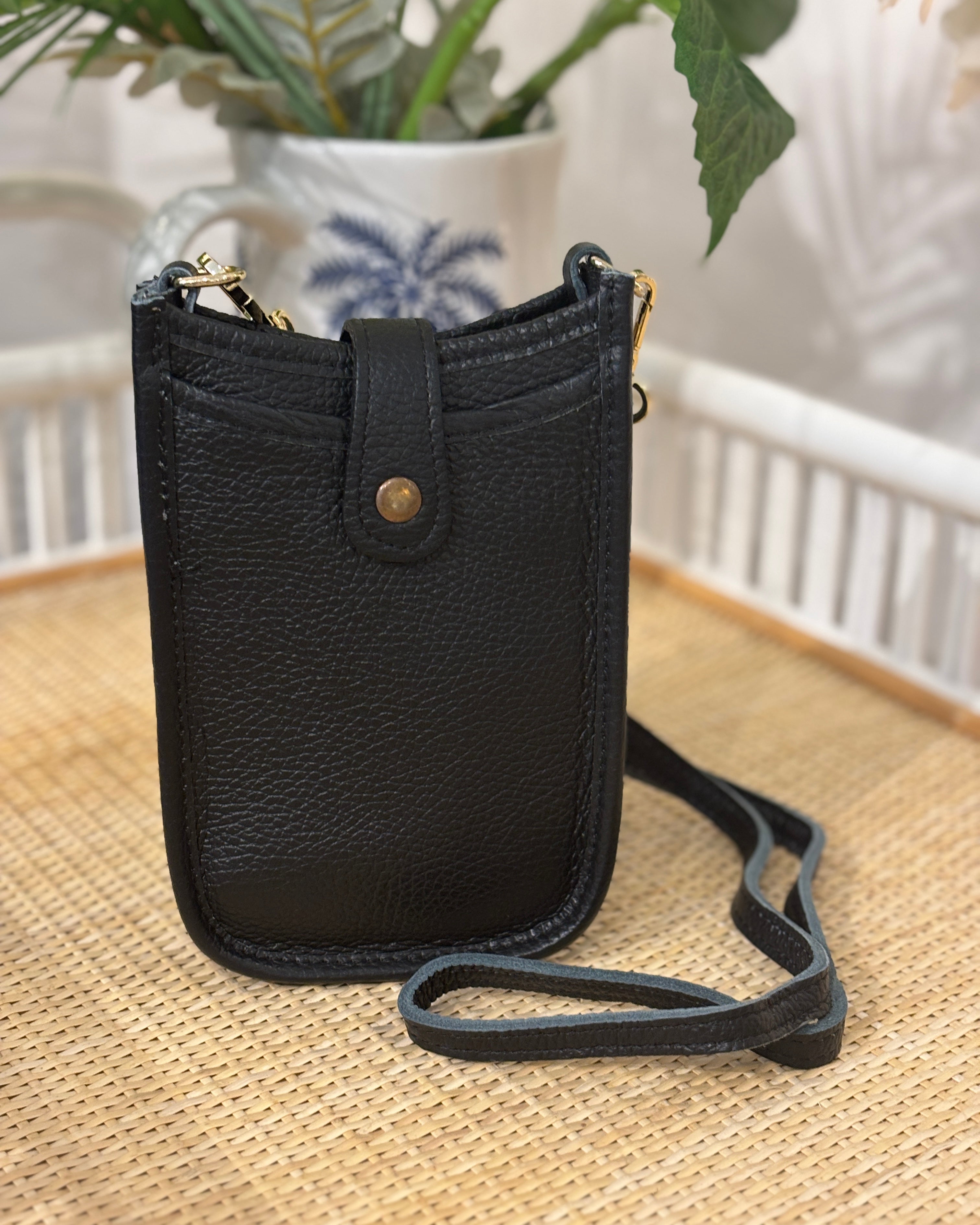 Cortona Leather Phone Bag - Black