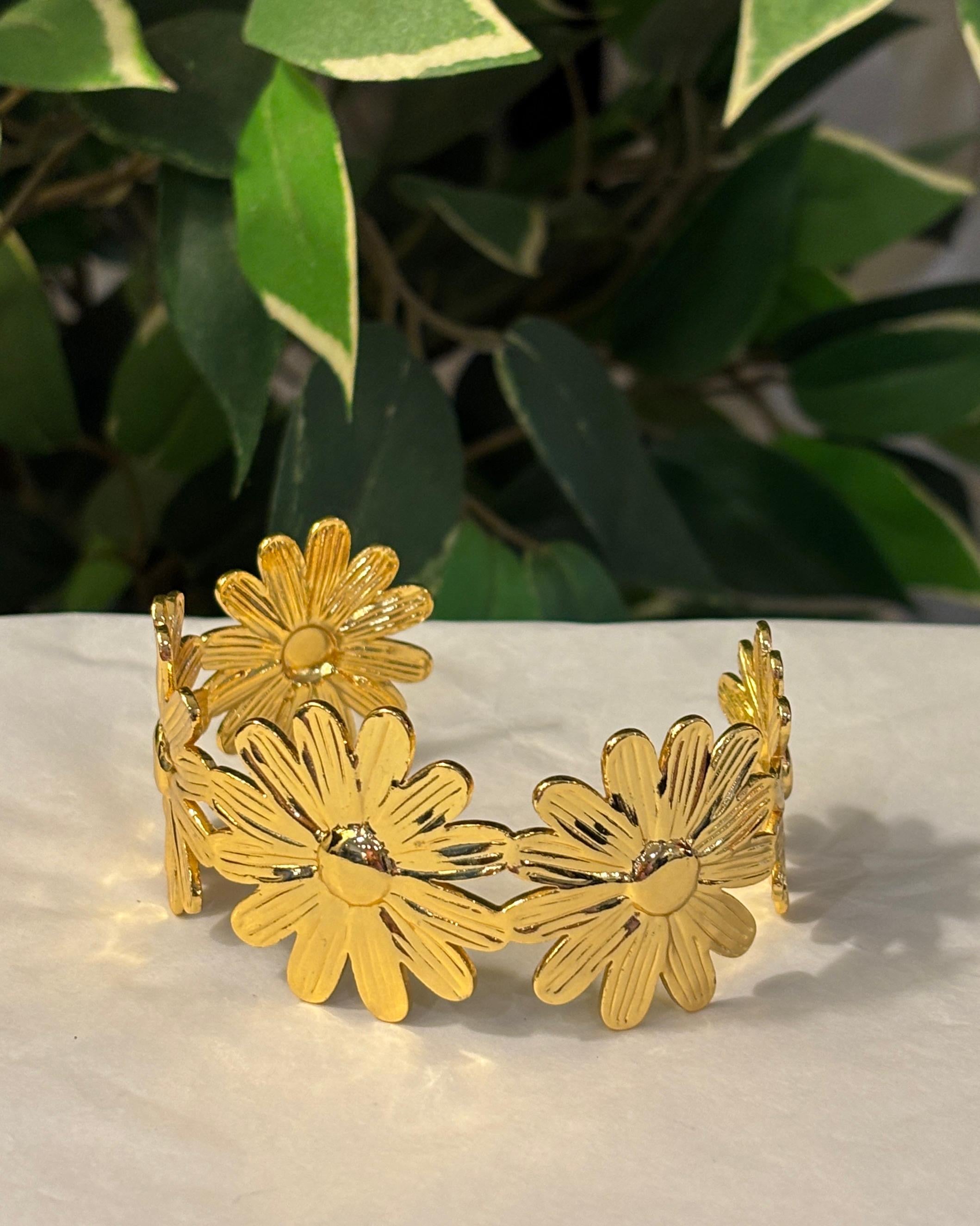 Daisy Gold Cuff