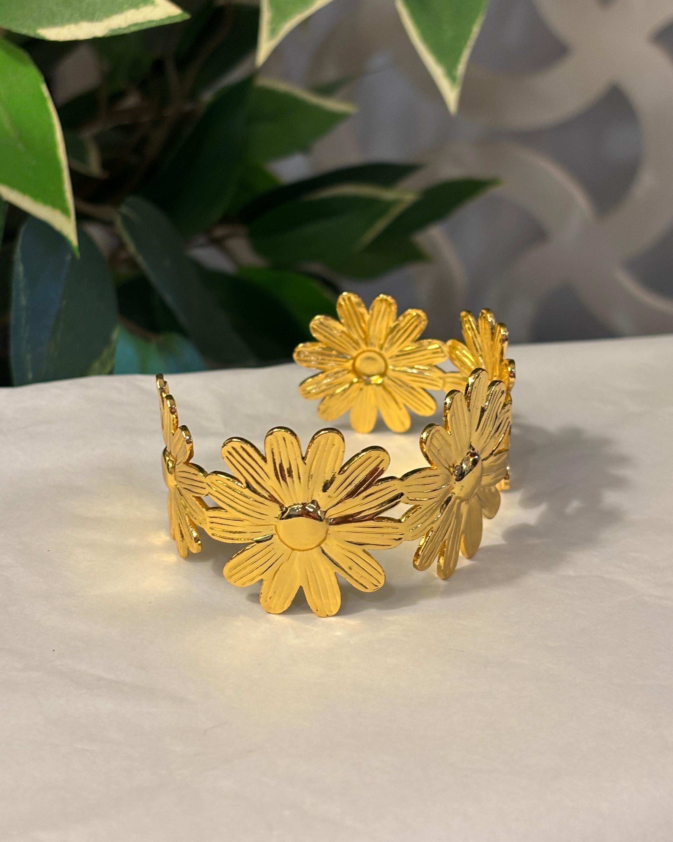 Daisy Gold Cuff
