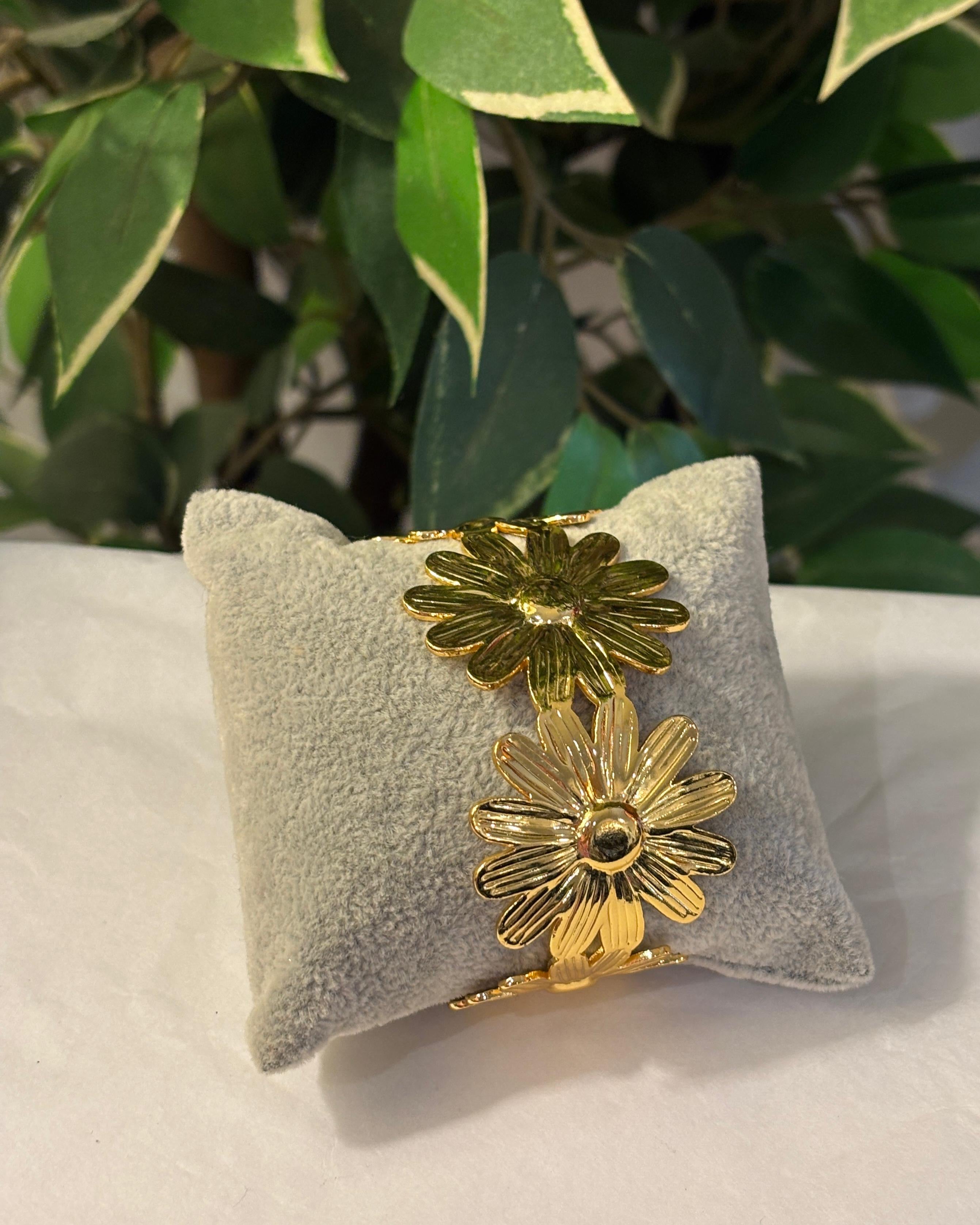 Daisy Gold Cuff