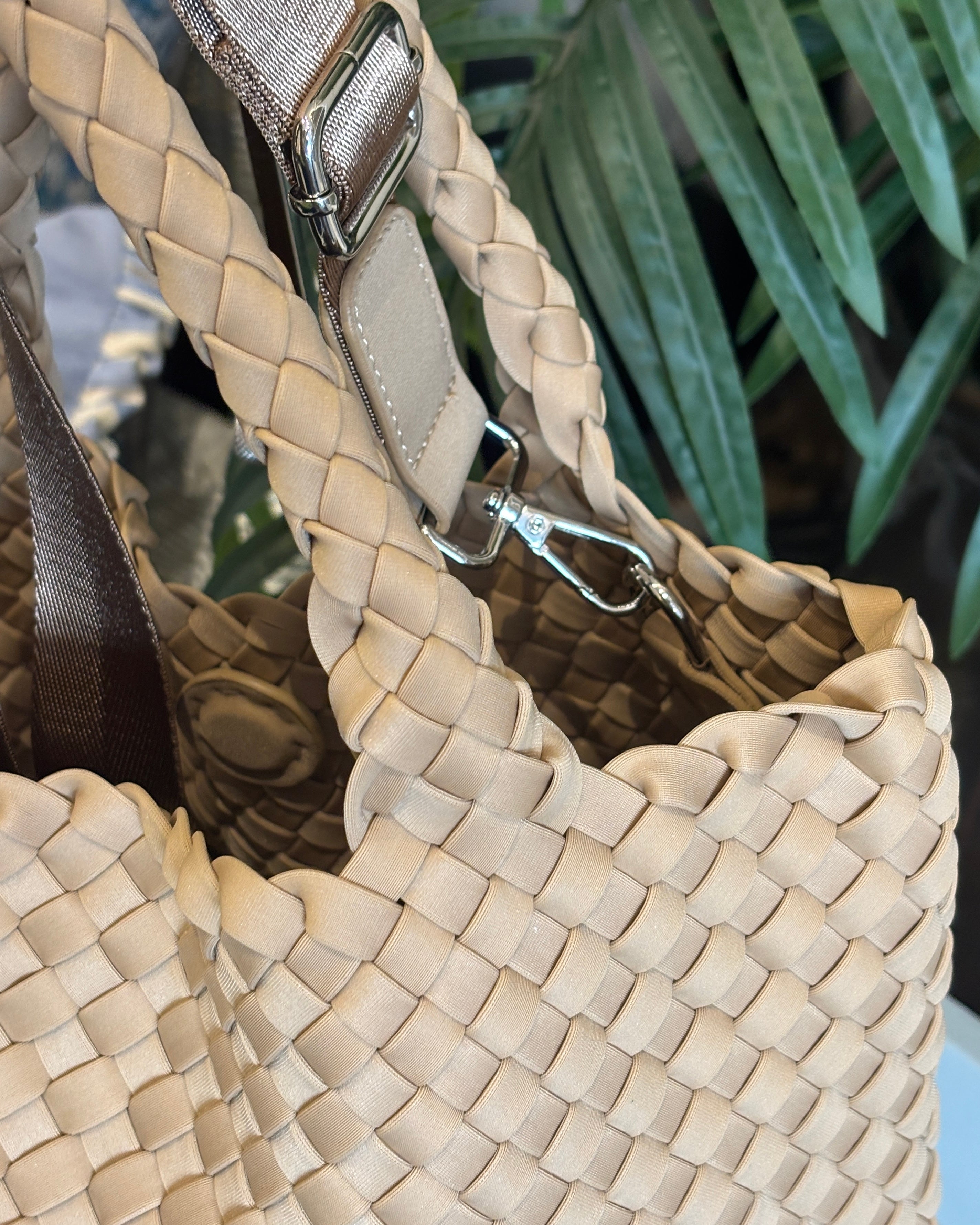 Riviera Woven Tote - Camel