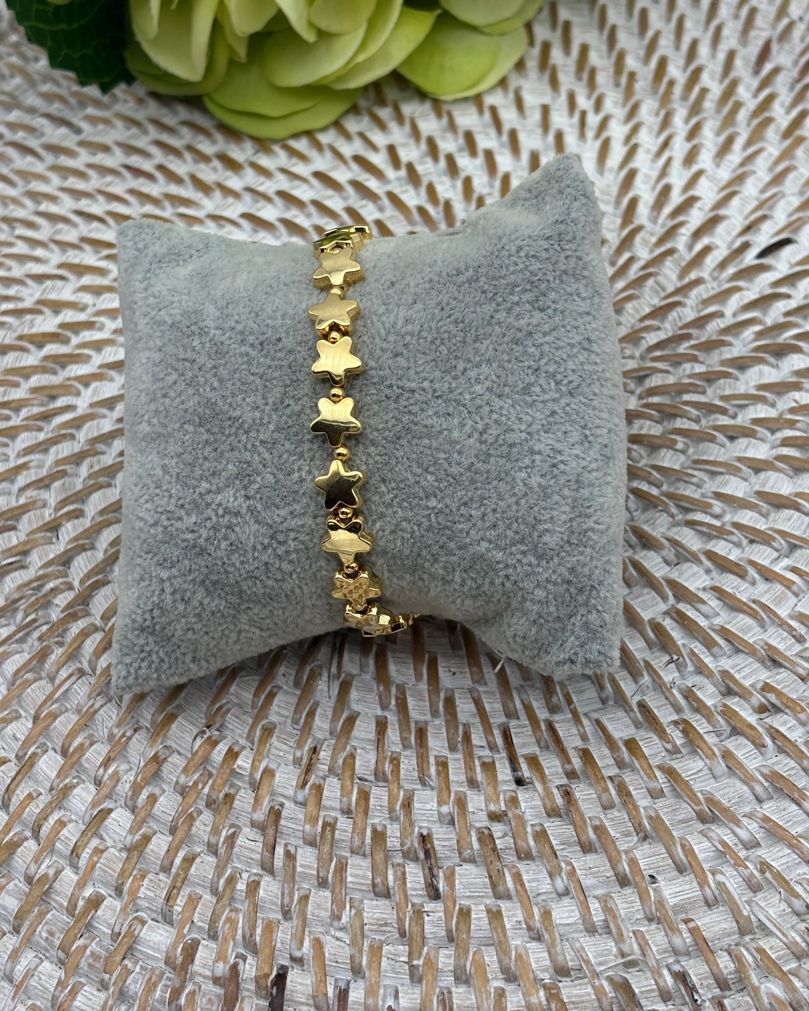 Stella Gold Star Bracelet - Medium