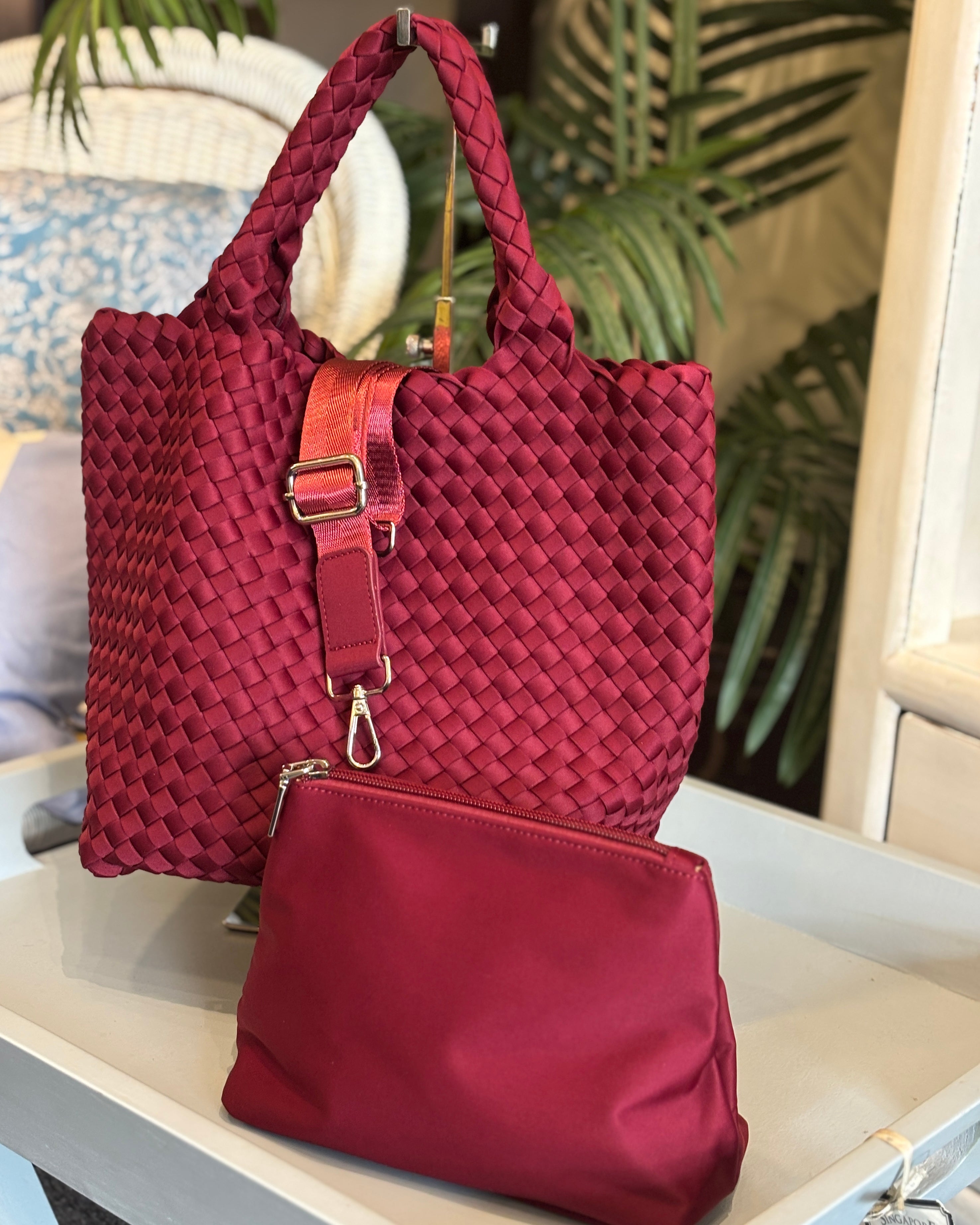 Riviera Woven Tote - Wine
