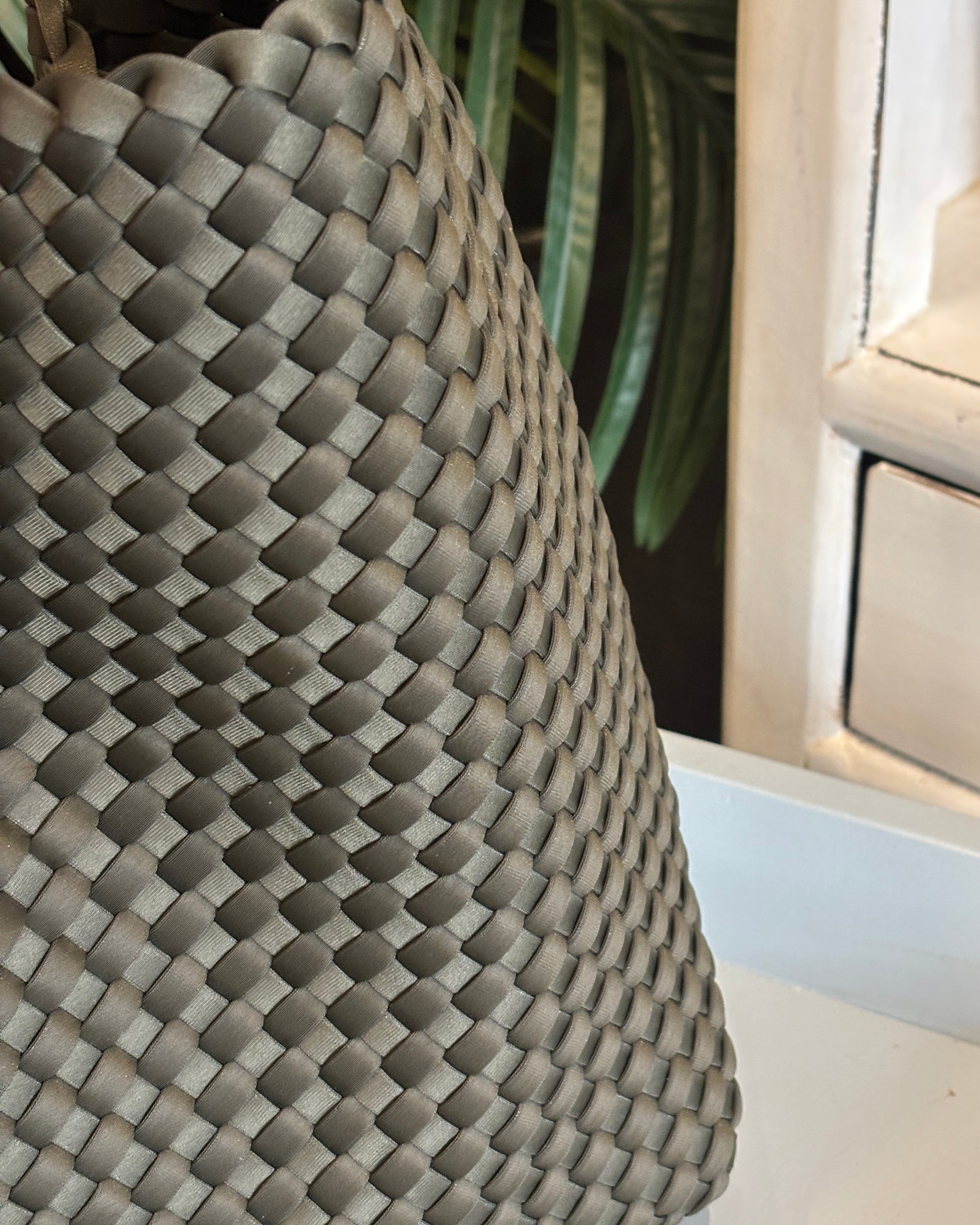 Riviera Woven Tote - Olive