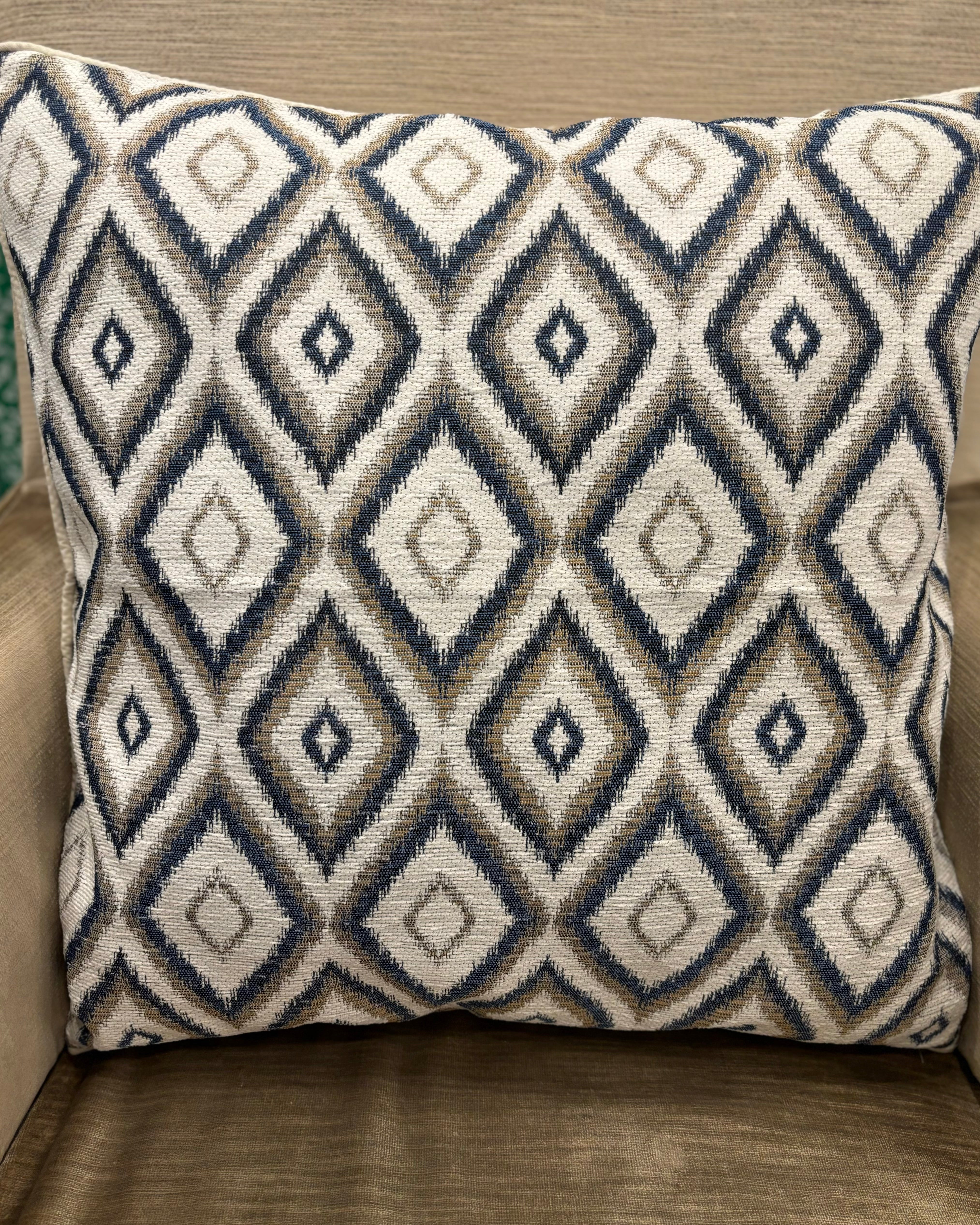 Dolcezza Navy/Beige Diamond Cushion Cover
