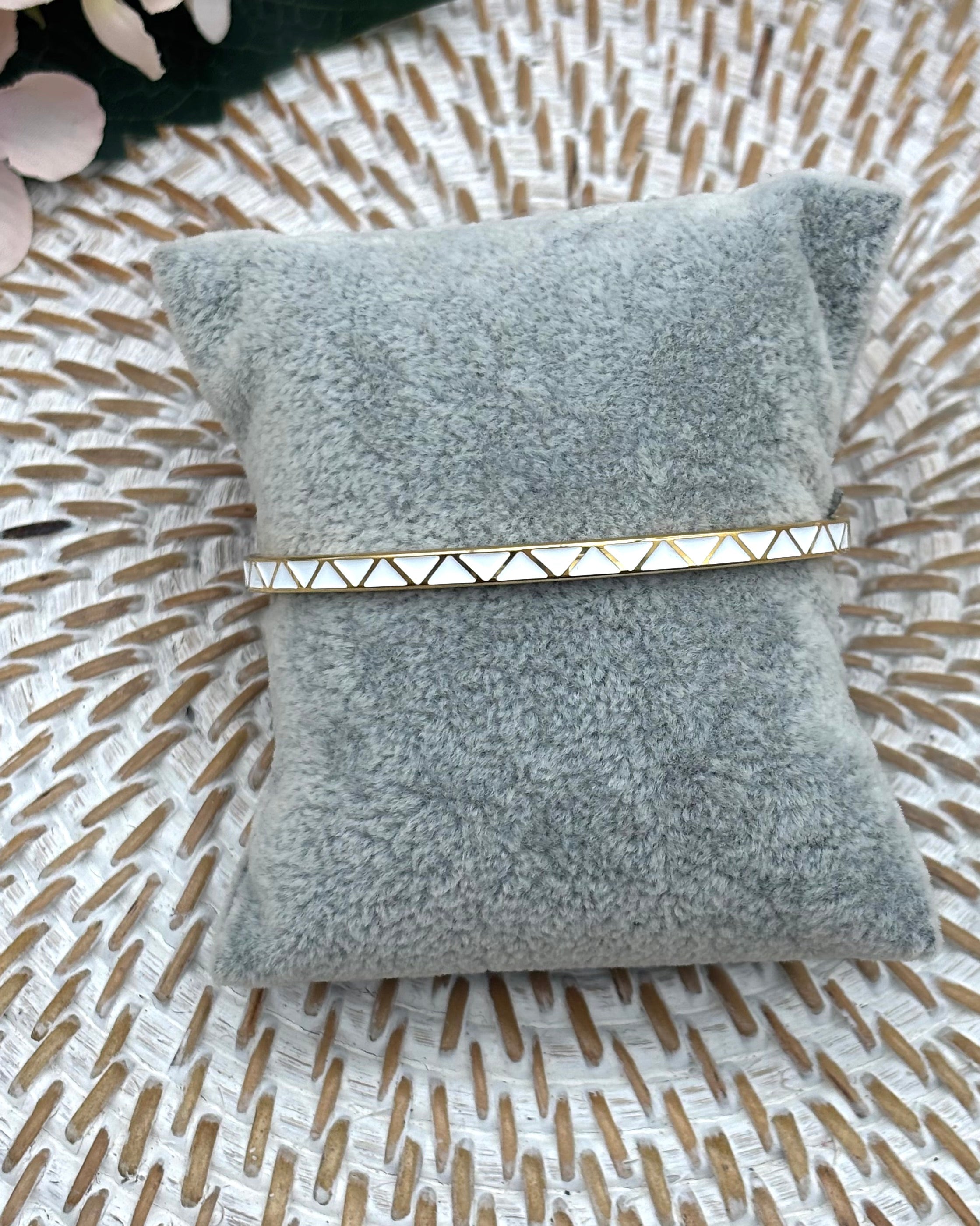 Paris Bangle - White/Gold Zig Zag