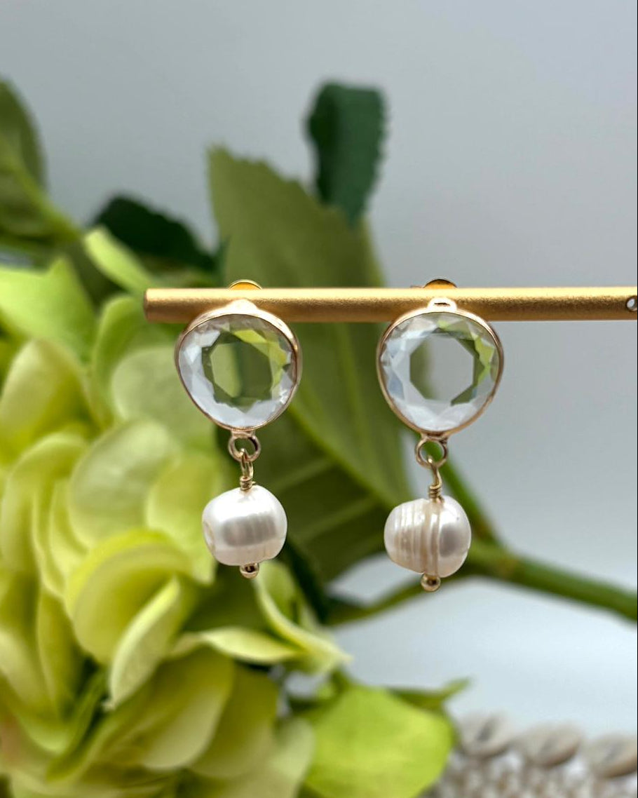 Kiara Pearl Drop Earring - Clear