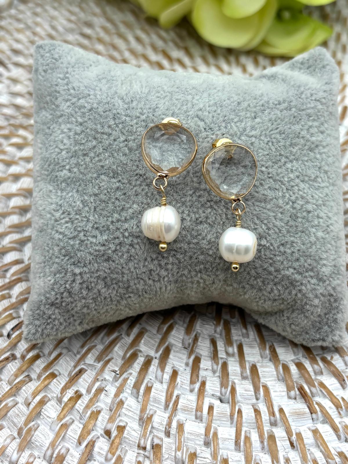 Kiara Pearl Drop Earring - Clear