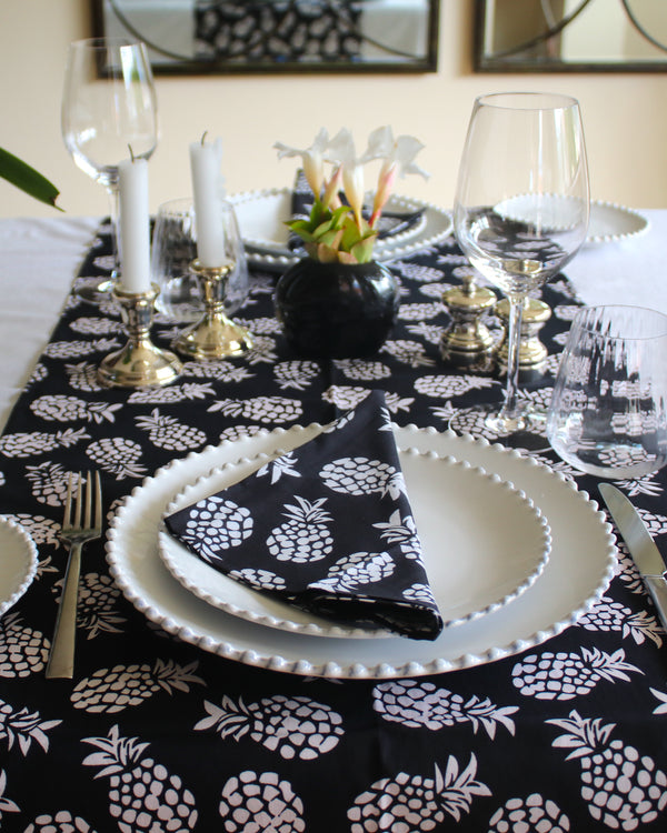 Napkins - White Pineapple on Black (Set of 4)