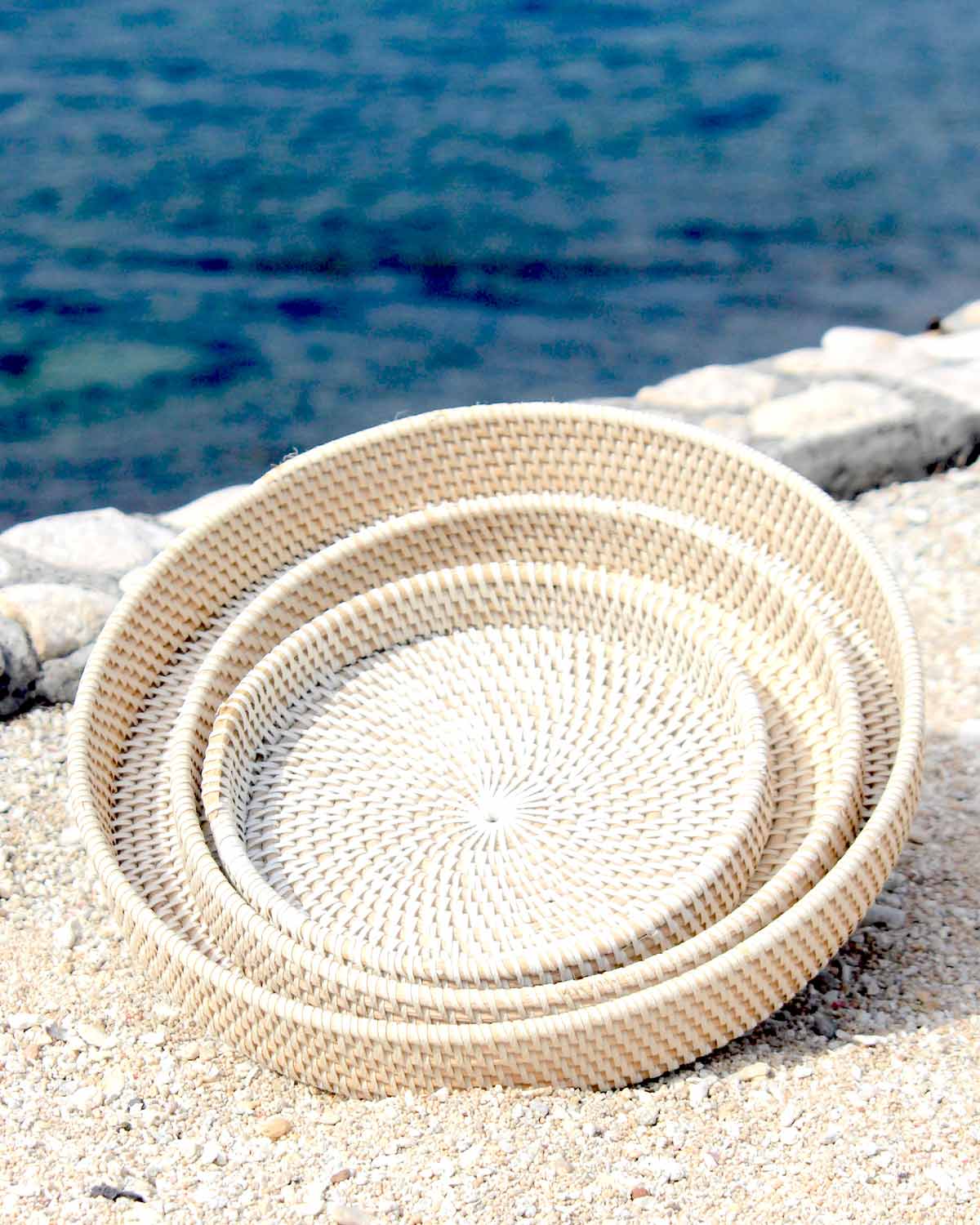 Round White Rattan Tray